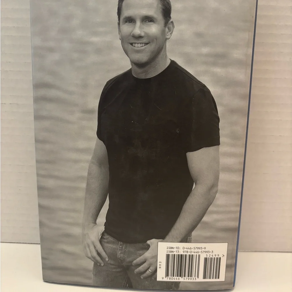 The Lucky One by Nicholas Sparks Hardcover - Picture 2 of 7